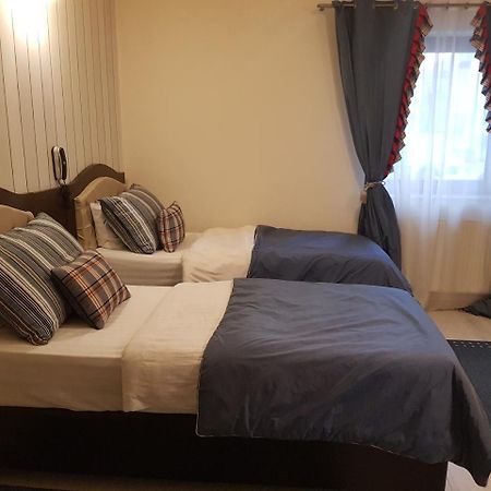 Boutique Vila Paradis Deva Ngoại thất bức ảnh