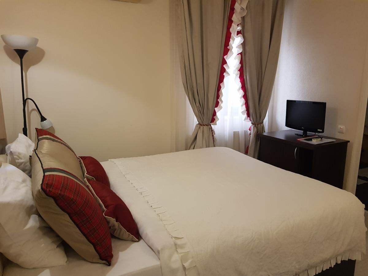 Boutique Vila Paradis Deva Ngoại thất bức ảnh