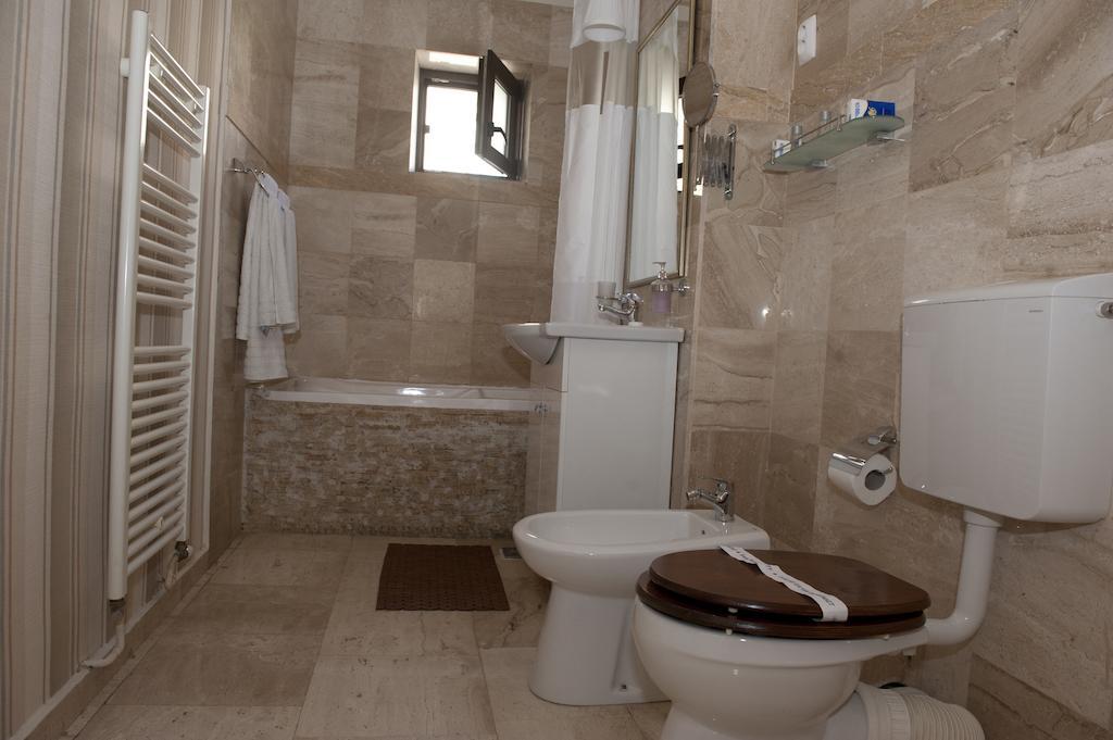 Boutique Vila Paradis Deva Ngoại thất bức ảnh